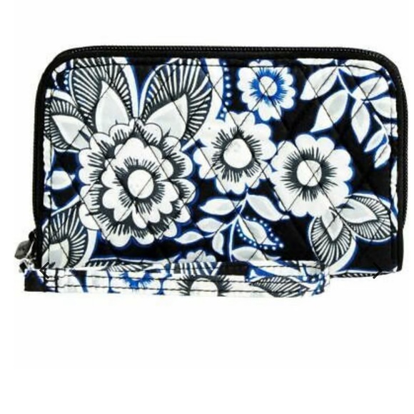 Vera Bradley RFID Grab & Go Wristlet - Picture 4 of 4
